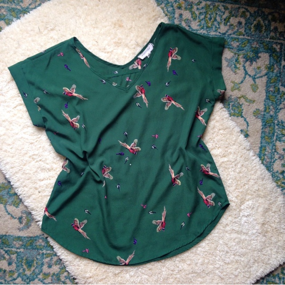 3/$9 Forest Green Bird Print T Shirt V Neck